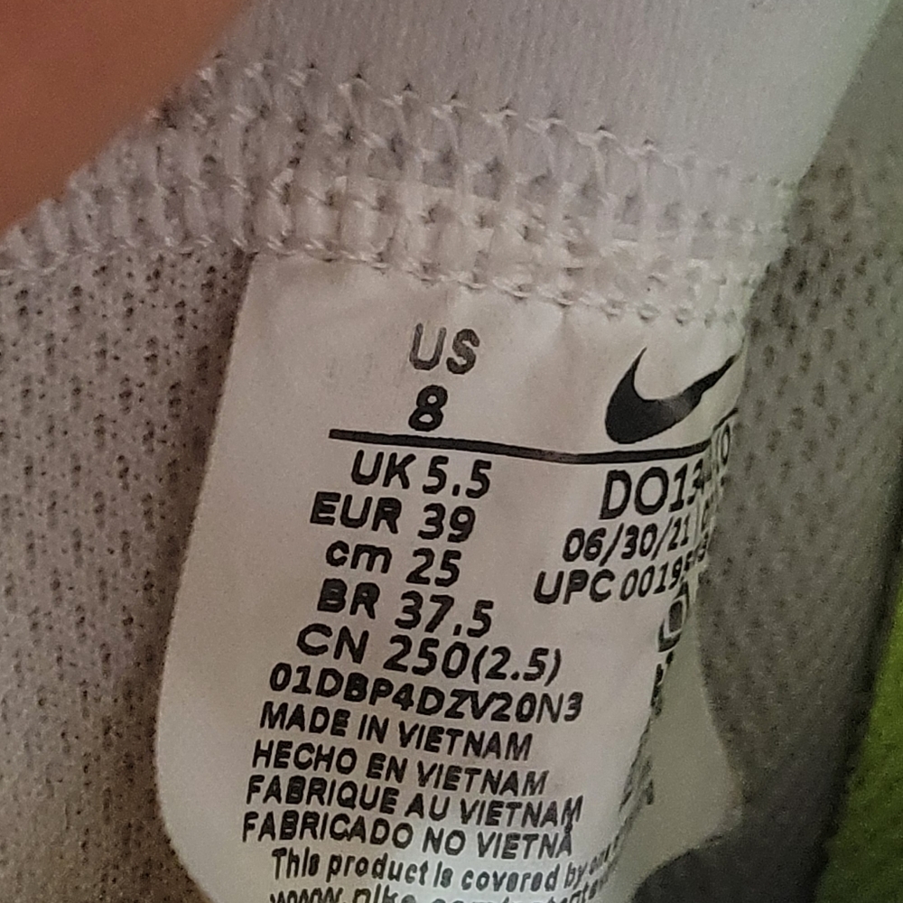 Nike Shoes View 4